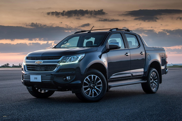 Chevrolet apresenta S10 e Trailblazer renovadas na linha 2017