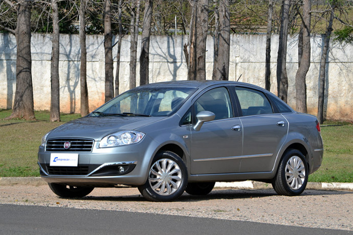 Avaliação: Fiat Linea Essence 2015