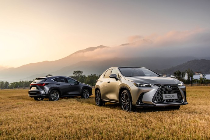 Lexus ES 300h e NX 350h com novidades na linha 2025