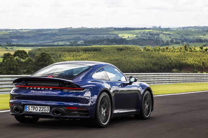 Novo Porsche 911 chega ao Brasil em maio