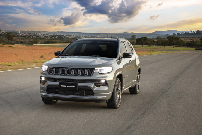 Jeep Compass atinge melhor resultado anual de vendas de sua história no Brasil