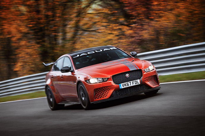 Jaguar XE SV Project 8 bate recorde em Nürburgring