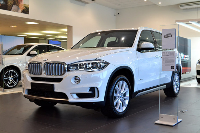 BMW oficializa X5 com motores à Diesel