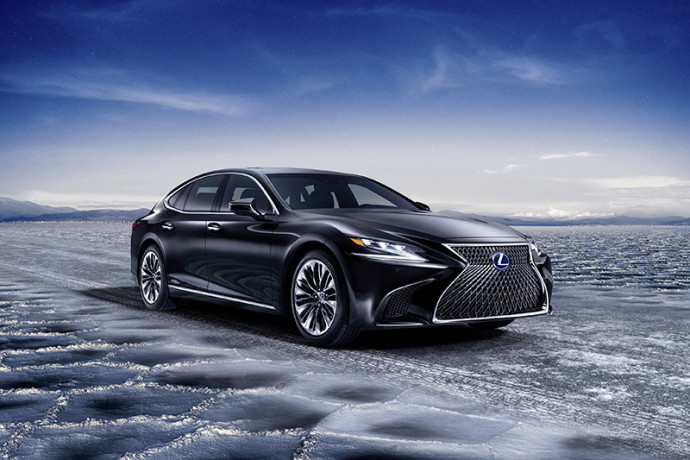 Lexus LS 500h chega ao Brasil por R$ 760 mil