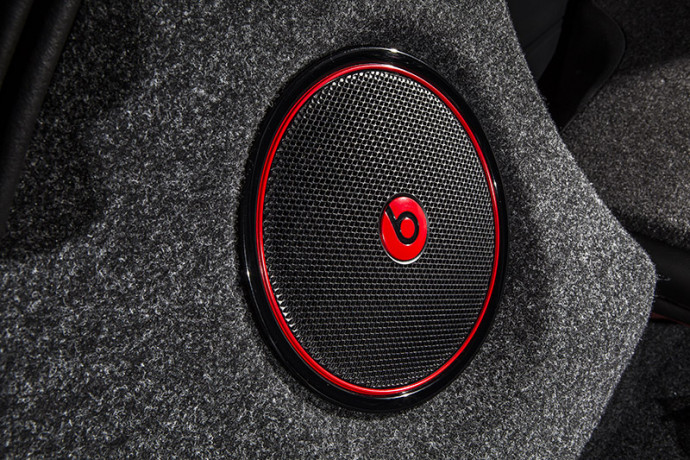 Fiat 500 passa a oferecer som da marca BEATS