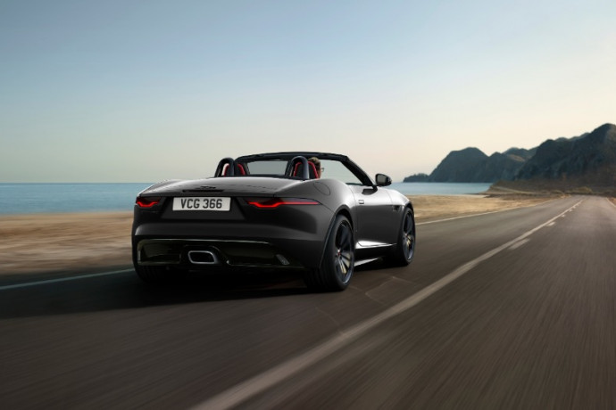 Jaguar apresenta F-Type 2022 em Edição Limitada Dynamic Black