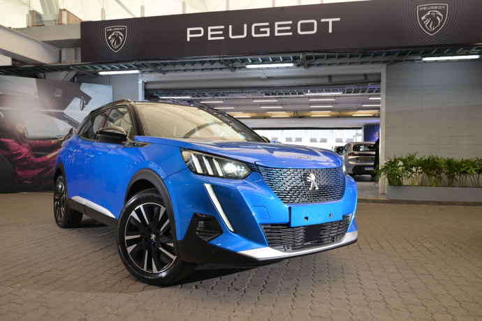 Peugeot apresenta novo preço para e-2008
