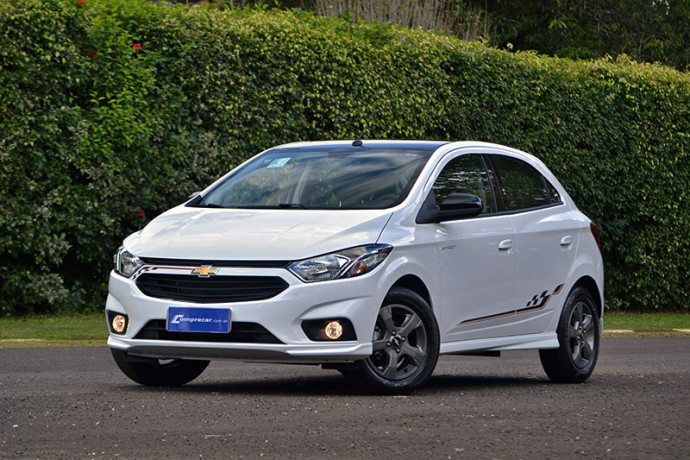 Avaliação: Chevrolet Onix Effect 2018