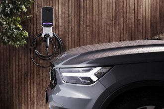 Volvo lança carregador Wallbox doméstico para veículos híbridos e elétricos