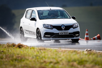 Instituto Renault realiza Curso de Direção Segura