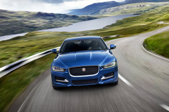 Jaguar XE 2018 chega com a nova linha de motores Ingenium