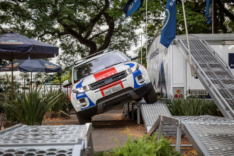 Land Rover promove experiência Off-Road no Salão