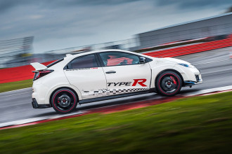 Honda Civic Type R registra melhores tempos em autódromos europeus 