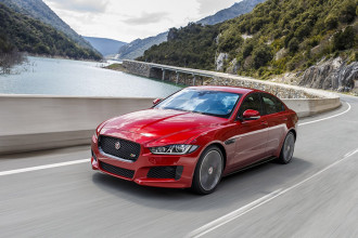 Jaguar XE 2017 chega ao mercado brasileiro