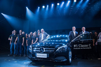 Mercedes-Benz começa a produzir carros no Brasil