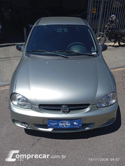 CORSA 1.0 MPFI Classic Sedan Life 8V