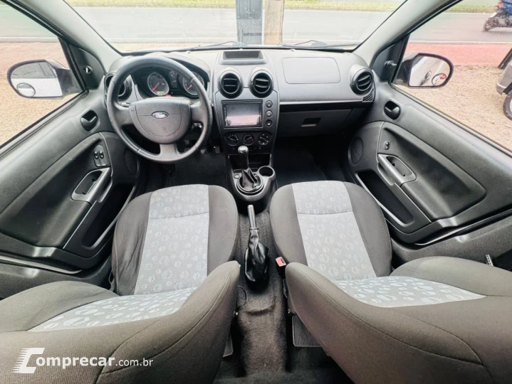 FIESTA 1.6 MPI Class Hatch 8V