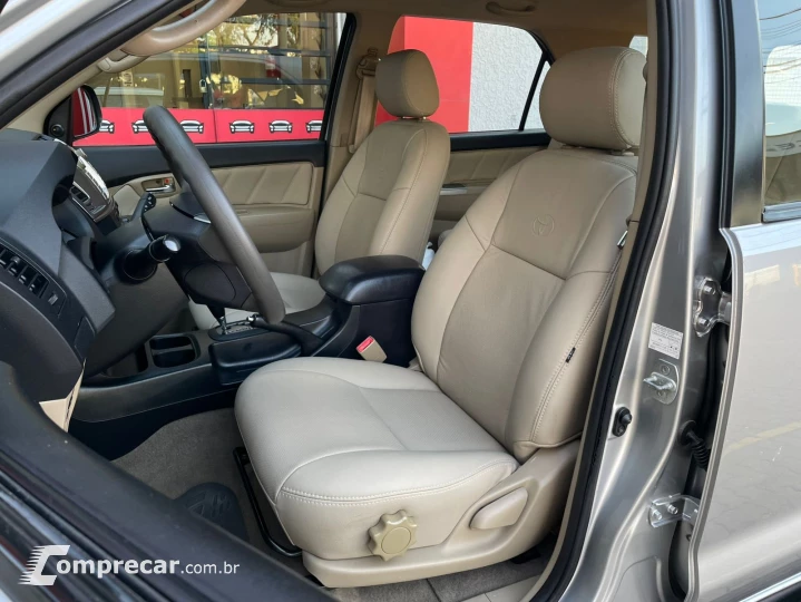HILUX SW4 2.7 SR 7 Lugares 4X2 16V