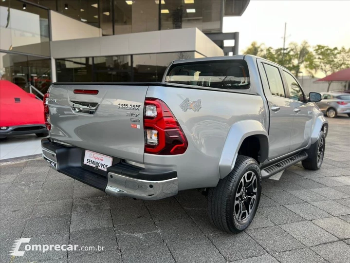 HILUX 2.8 D-4D TURBO DIESEL CD SRX 4X4 AUTOMÁTICO