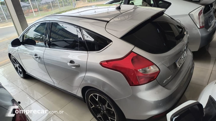 FOCUS 2.0 Titanium Hatch 16V