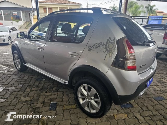 SANDERO - 1.6 STEPWAY 8V 4P MANUAL