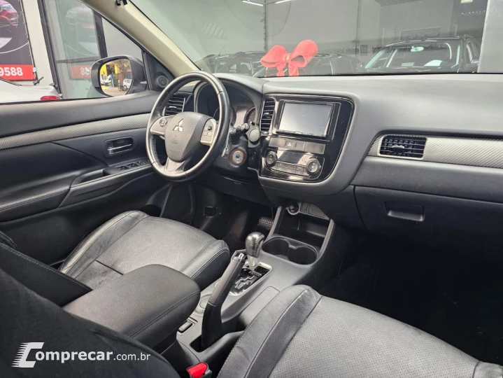 OUTLANDER 2.0 16V 160cv Aut.