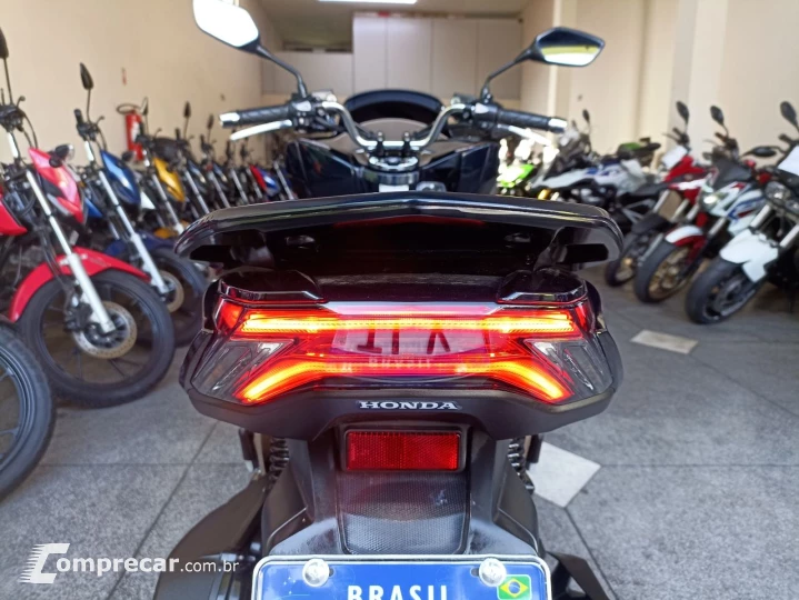 PCX 160 DLX