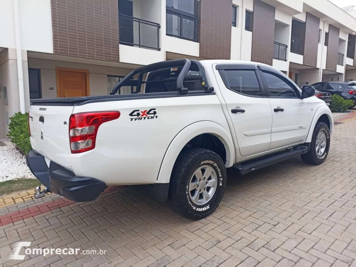 L200 TRITON 2.4 16V Turbo Sport GL CD 4X4