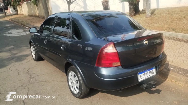 CORSA 1.4 MPFI Premium Sedan 8V