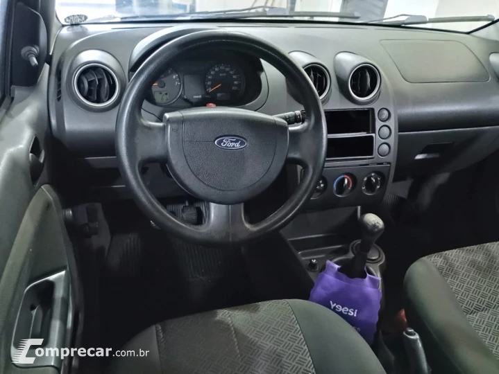 Fiesta Sedan 1.6 Zetec