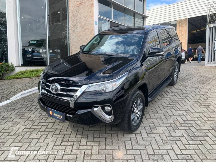 Hilux SW4 SR 4x2 2.7 Flex 16V Aut.
