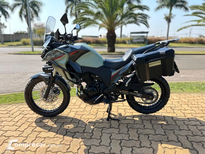 VERSYS X 300 TR