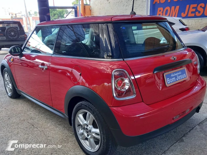 One 1.6 16V Gasolina 2P Automático
