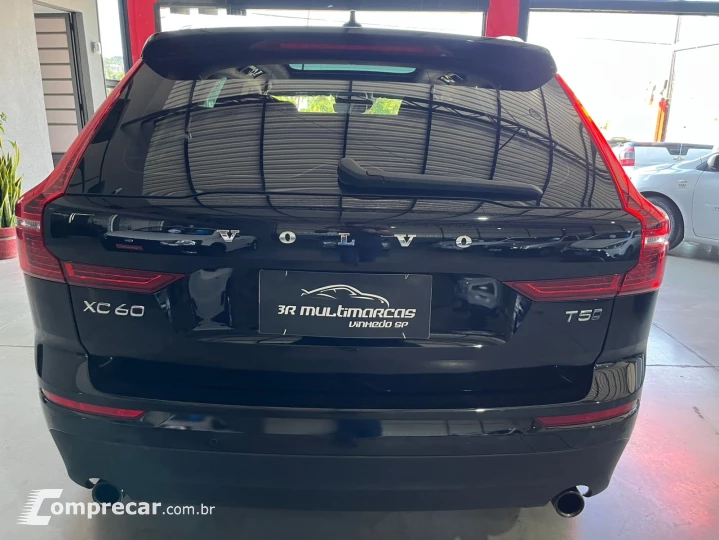 XC60 2.0 T5 Momentum AWD Geartronic