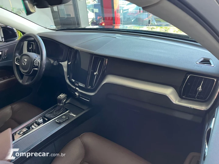 XC60 2.0 T5 Momentum AWD Geartronic