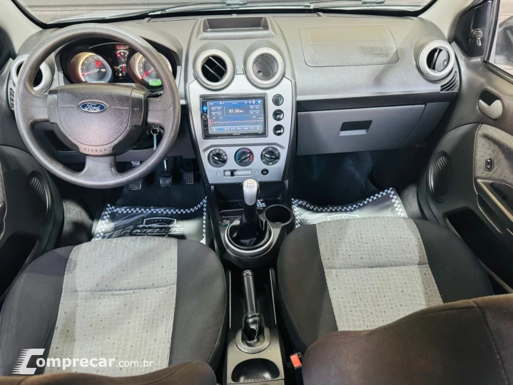 FIESTA 1.6 MPI Class Sedan 8V