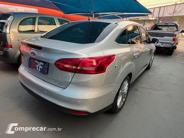 Focus Sedan 2.0 16V 4P FLEX TITANIUM AUTOMÁTICO