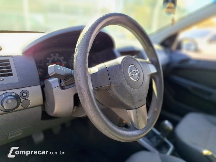 VECTRA 2.0 MPFI Expression 8V
