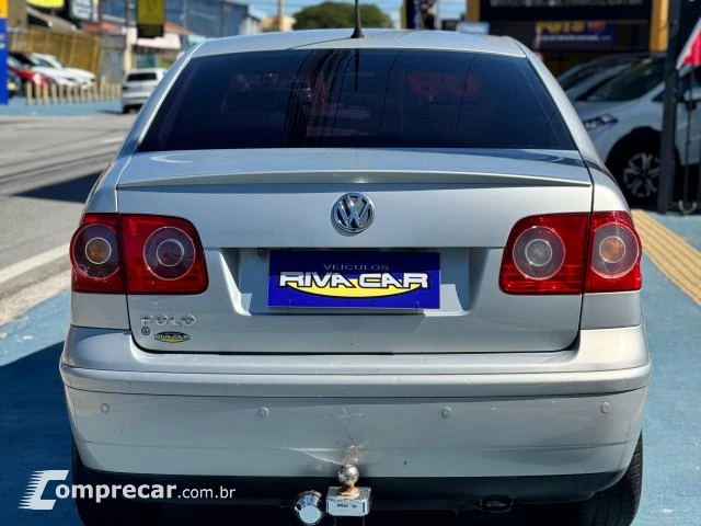 POLO SEDAN - 1.6 MI COMFORTLINE 8V 4P MANUAL