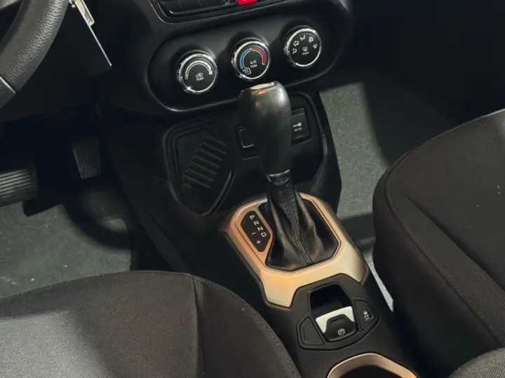 RENEGADE 1.8 16V FLEX SPORT 4P AUTOMÁTICO