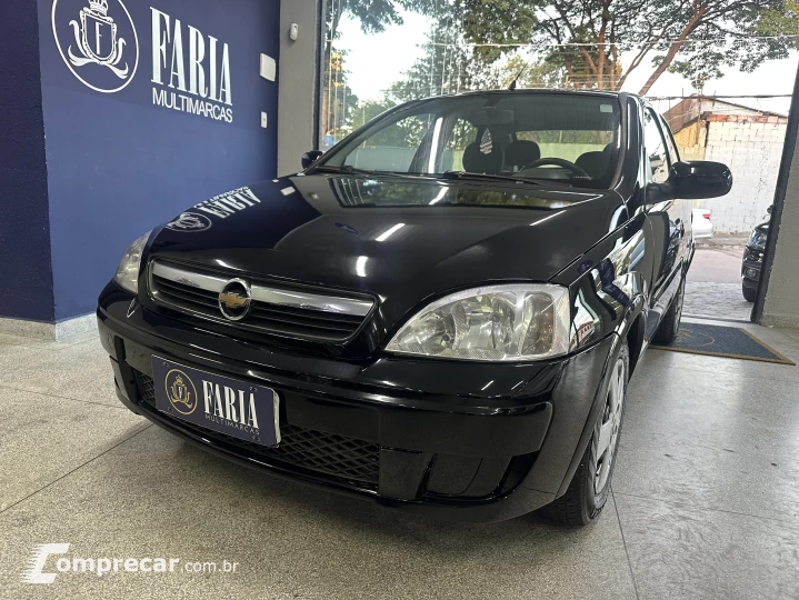 CORSA 1.4 MPFI Premium Sedan 8V