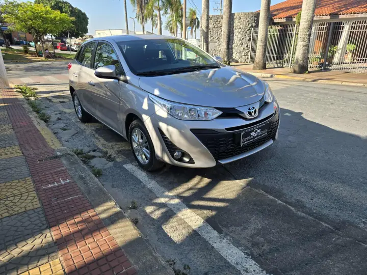 YARIS 1.3 16V XL Live