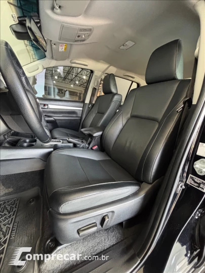 HILUX 2.8 D-4D TURBO DIESEL CD SRX 4X4 AUTOMÁTICO