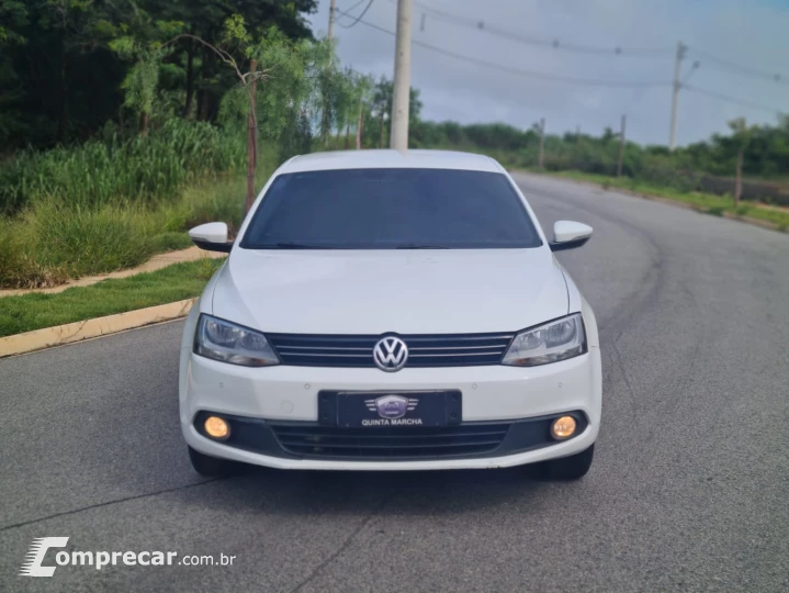 Jetta 2.0 Comfortline Tiptronic (Flex)