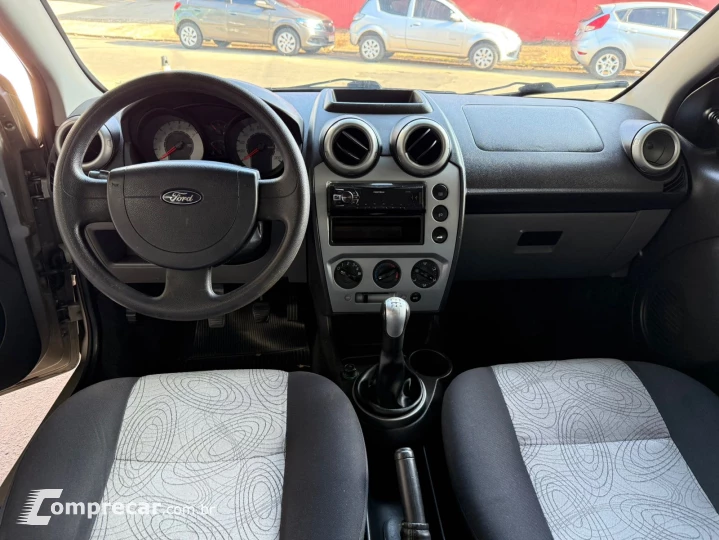 FIESTA 1.6 Rocam SE Sedan 8V