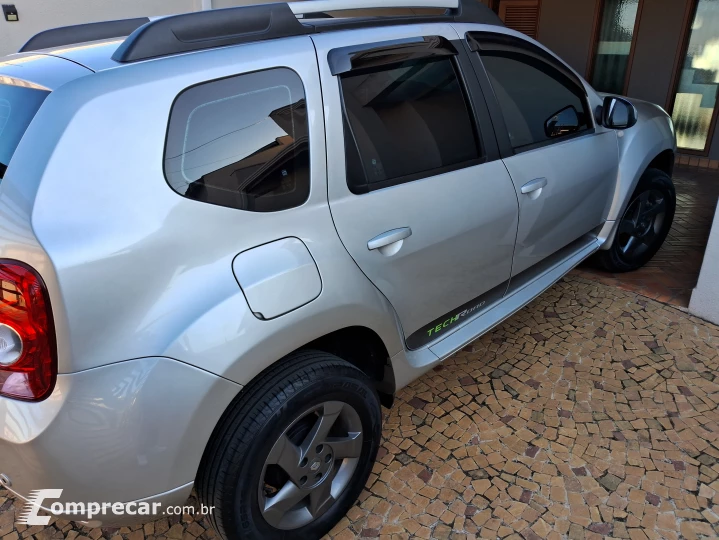 DUSTER 2.0 Tech Road 4X2 16V