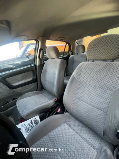 ASTRA 2.0 MPFI CD Sedan 8V