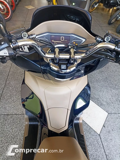PCX 160 DLX