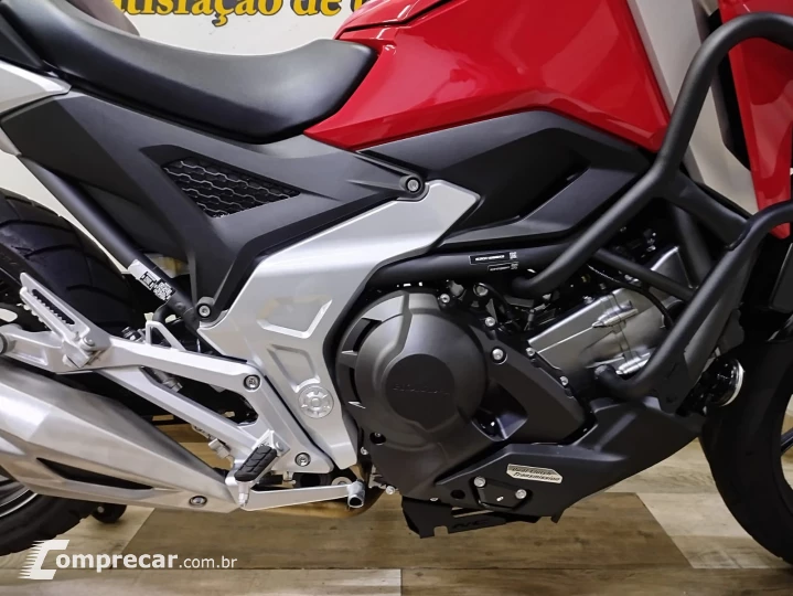 NC 750X 700 cc