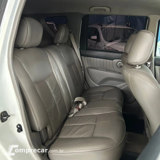 GRAND LIVINA 1.8 SL 16V